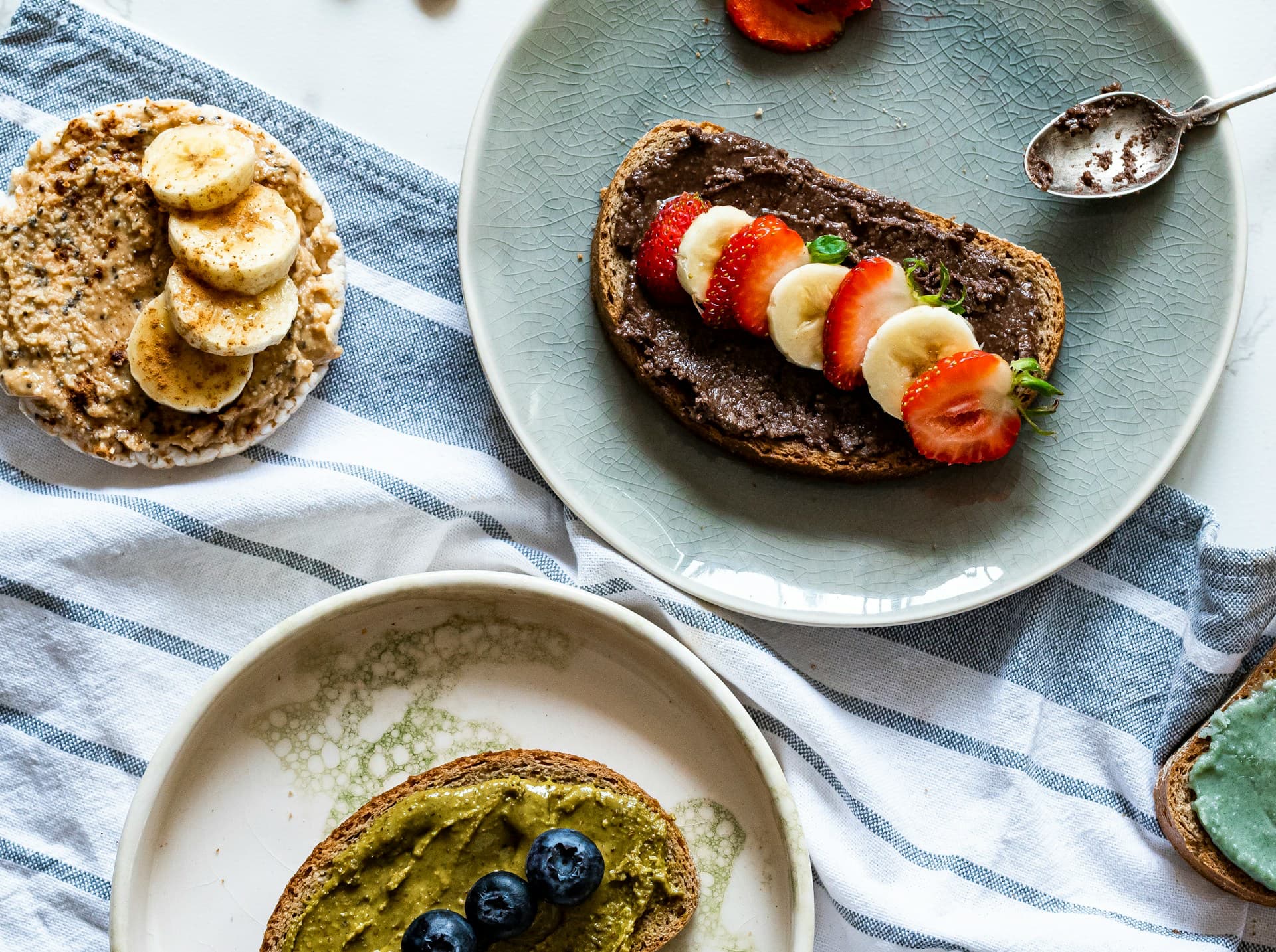 carbs for athletic performance: toast, bananas, fruit 